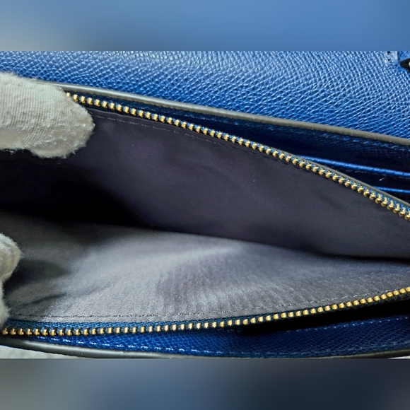 Henri Bendel Uptown Wallet On Chain - Picture 11 of 15